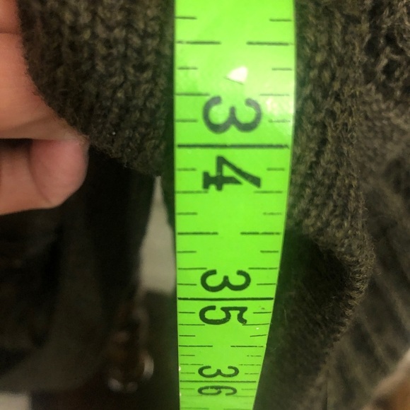 Womens 3 Shade Green Duster Sweater. Size Small. 21” pit to pit. Athleti… - Picture 8 of 10